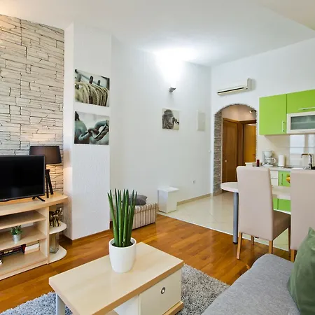 Luce Mediterranean Apartment's * Χβαρ