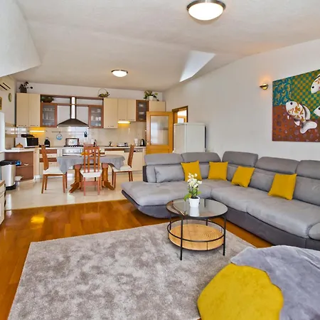 Luce Mediterranean Apartment's 아파트 *