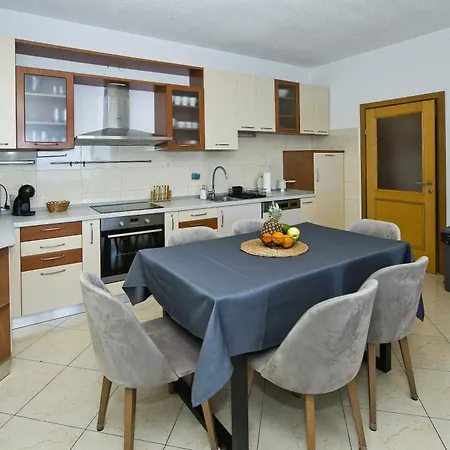 Luce Mediterranean Apartment's Lägenhet